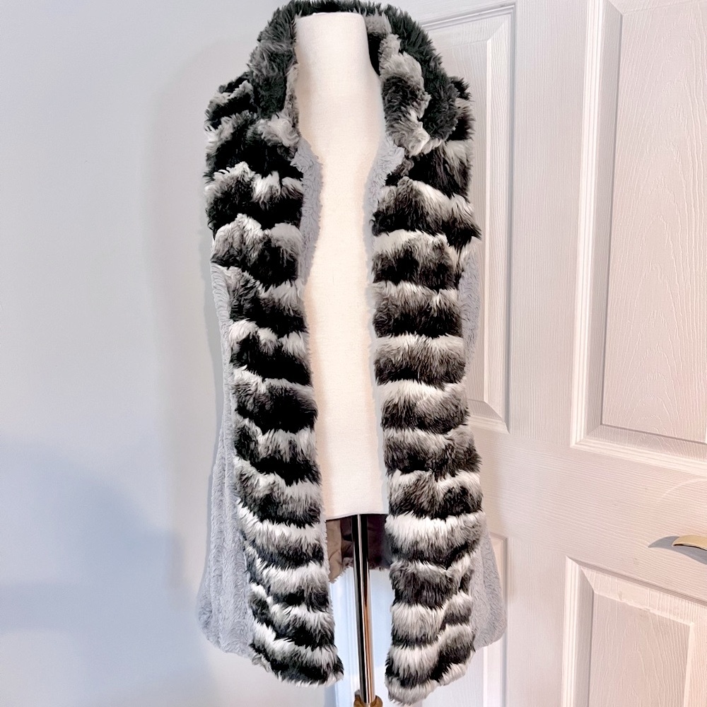 Cirana Faux Fur Vest